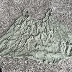 Flowy linen type material tank top. Women’s size Medium. Light green